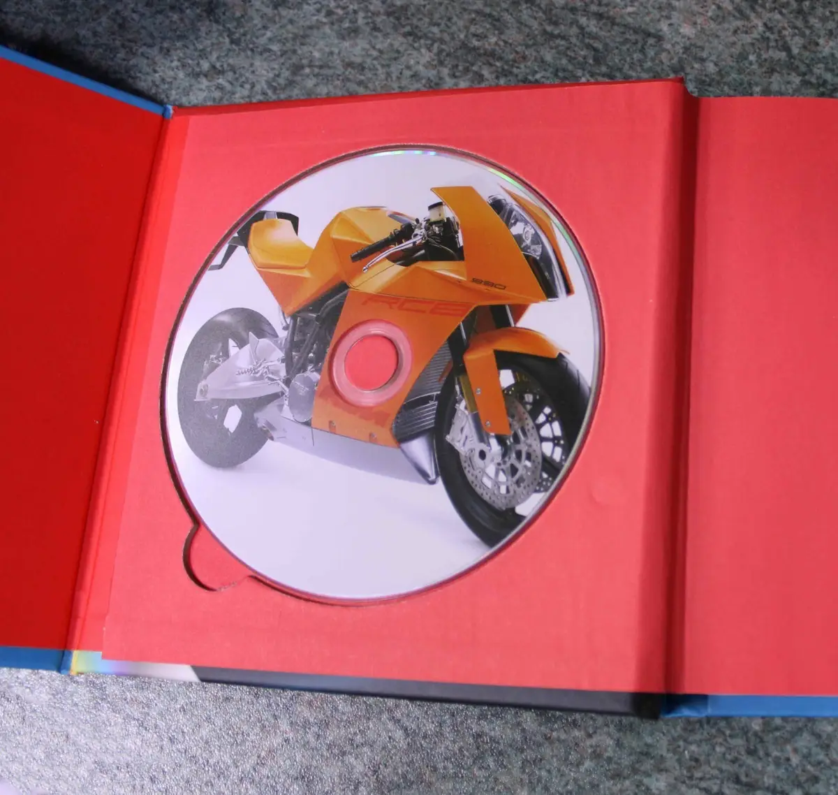 Fast Bikes (2012) Hardcover Book with DVD by Igloo, Motorcycle Stats & Facts - image 4 | Free standard UK delivery included | Discount Quality Products