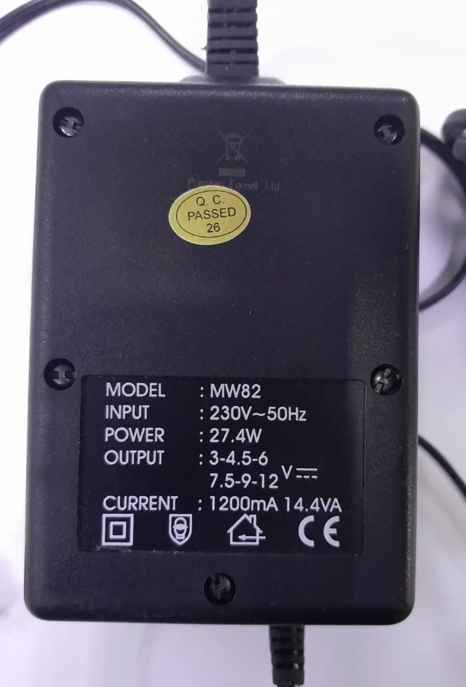 Universal AC/DC Adaptor 27.4W Power, UK 3A 3Pin Plug, Swappable Tips, MW82 - image 8 | Free standard UK delivery included | Discount Quality Products
