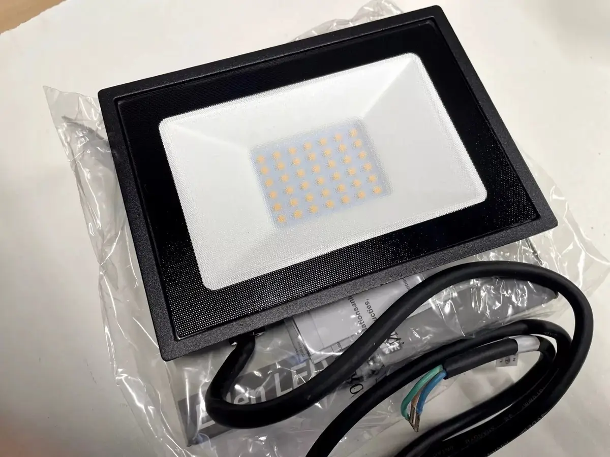 30W Black LED Flood Light Security Outdoor Garden Lamp IP65 3000k Warm White - image 2 | Free standard UK delivery included | Discount Quality Products