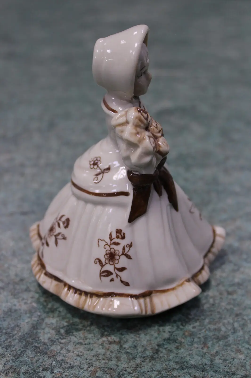 1x Small 5" Inch Victorian Style Lady with Flower Bouquet Ceramic Doll Ornament - image 4 | Free standard UK delivery included | Discount Quality Products