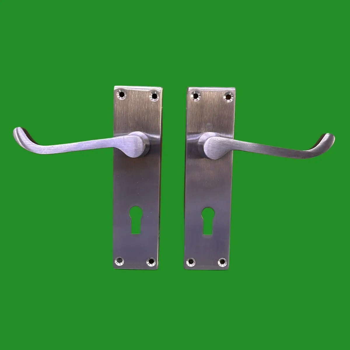 1 Pair Frelan Victorian Scroll Lever Door Handle on Lock Plate Set Satin Chrome - image 2 | Free standard UK delivery included | Discount Quality Products