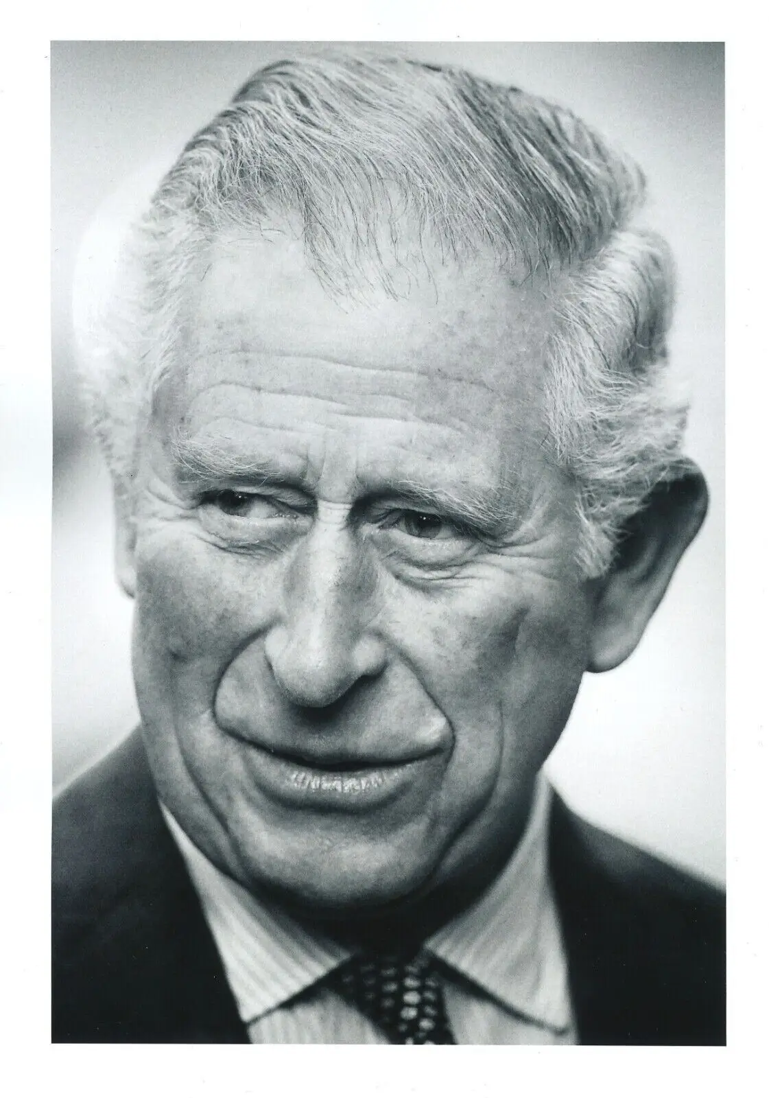 New Monarch Magazine, HM King Charles III, Queen Camilla, Princess Diana, 2022 - image 3 | Free standard UK delivery included | Discount Quality Products