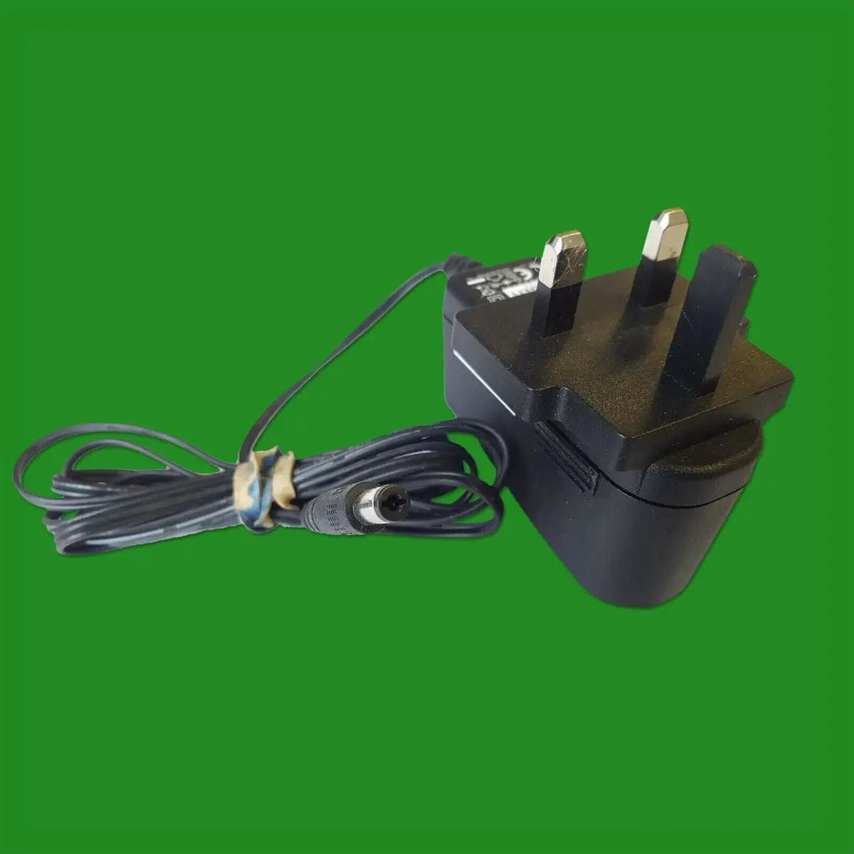 12V 1A Universal AC/DC Mains Power Supply Adapter Transformer Plug, 5.5mm Barrel - image 3 | Free standard UK delivery included | Discount Quality Products