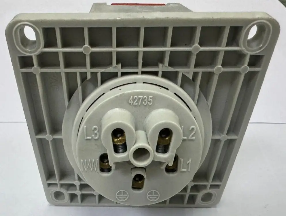 16A 415V IP67 Mennekes 1485 5P 3P+N+E Red Industrial Power Panel Mount Socket - image 2 | Free standard UK delivery included | Discount Quality Products
