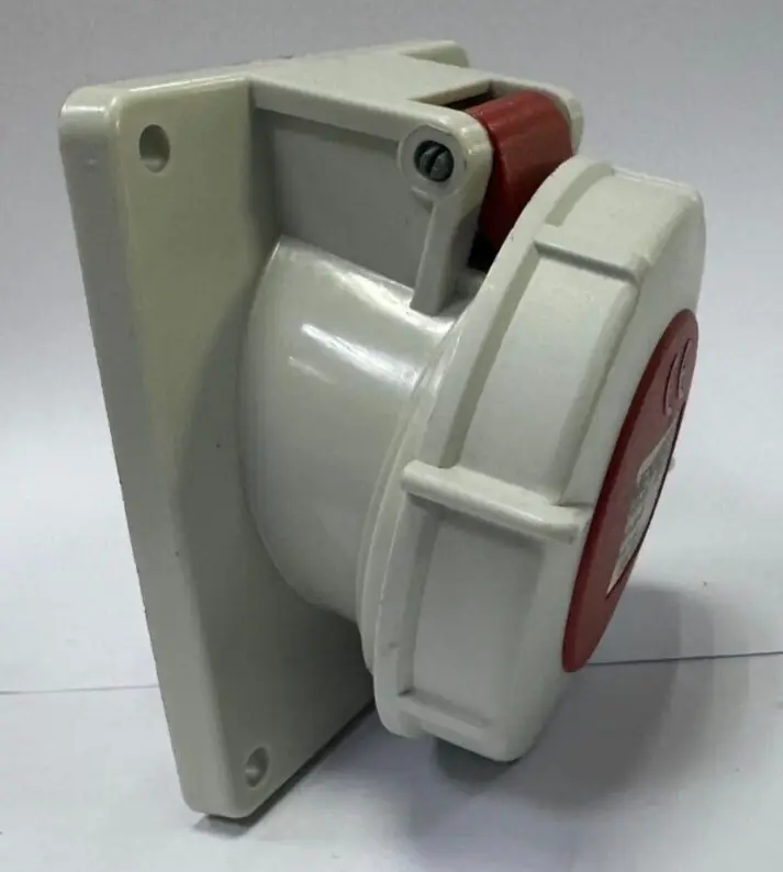 16A 415V IP67 Mennekes 1485 5P 3P+N+E Red Industrial Power Panel Mount Socket - image 4 | Free standard UK delivery included | Discount Quality Products