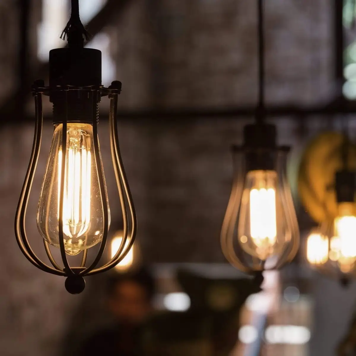 2x 40W Gold Antique Vintage Style Squirrel Cage ST64 Dimmable Light Bulbs ES E27 - image 2 | Free standard UK delivery included | Discount Quality Products