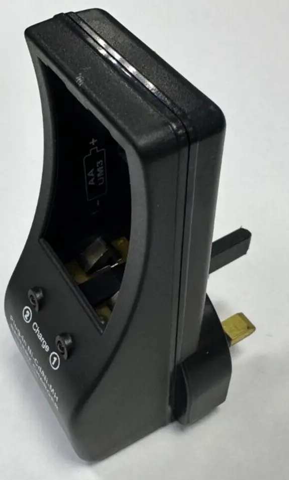 UK Plug In Compact Battery Charger for 2 AA Ni-Cd Ni-MH Rechargeable Batteries - image 4 | Free standard UK delivery included | Discount Quality Products