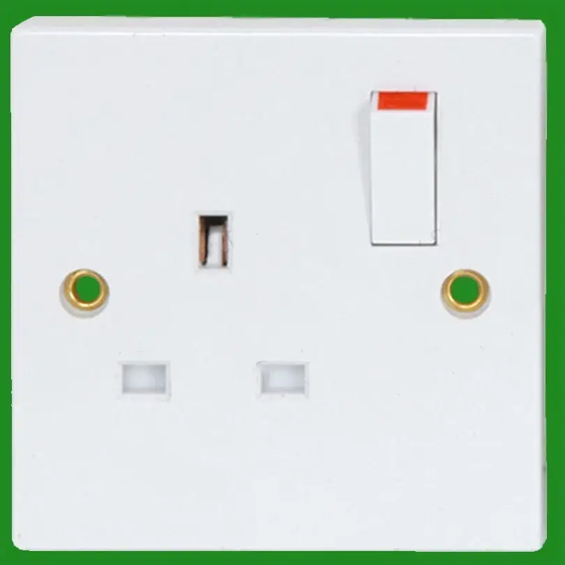 1 Gang, White Switched 13A Single Mains UK 3 pin Wall Power Socket Outlet Square