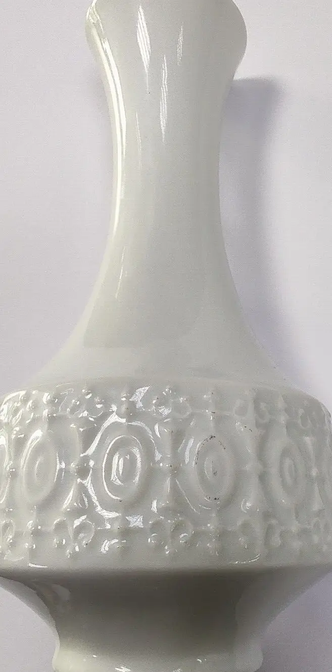 White Glossy Porcelain China Vase 579/1, Home Deco Interior Design Vintage Retro - image 3 | Free standard UK delivery included | Discount Quality Products