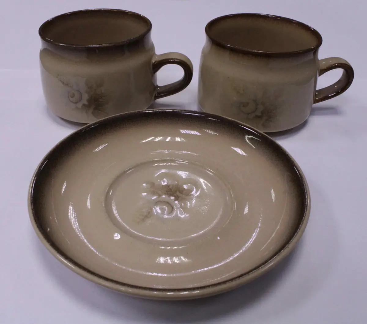 Set of 2 Cups & 1 Saucer, Flower Design, Brown, Ceramic Tableware, Denby Brand - image 2 | Free standard UK delivery included | Discount Quality Products