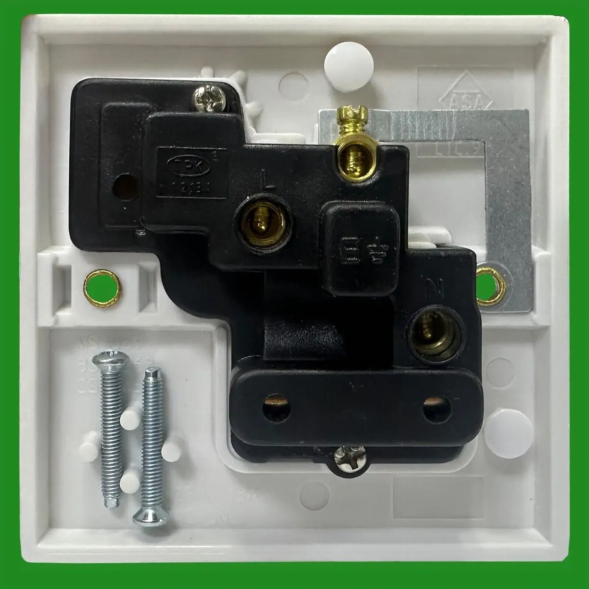 4x 1 Gang, White Switched 13A Single Mains UK 3 pin Wall Power Socket Outlet - image 2 | Free standard UK delivery included | Discount Quality Products