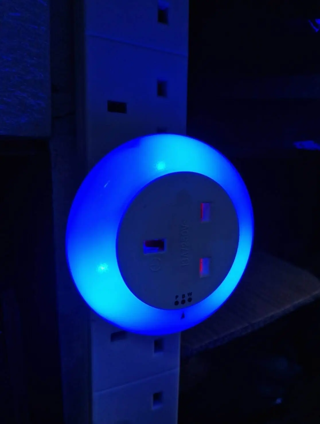 1x LED Multi Colour Night Light with UK Plug Through Socket, Dusk & Dawn Sensor - image 4 | Free standard UK delivery included | Discount Quality Products