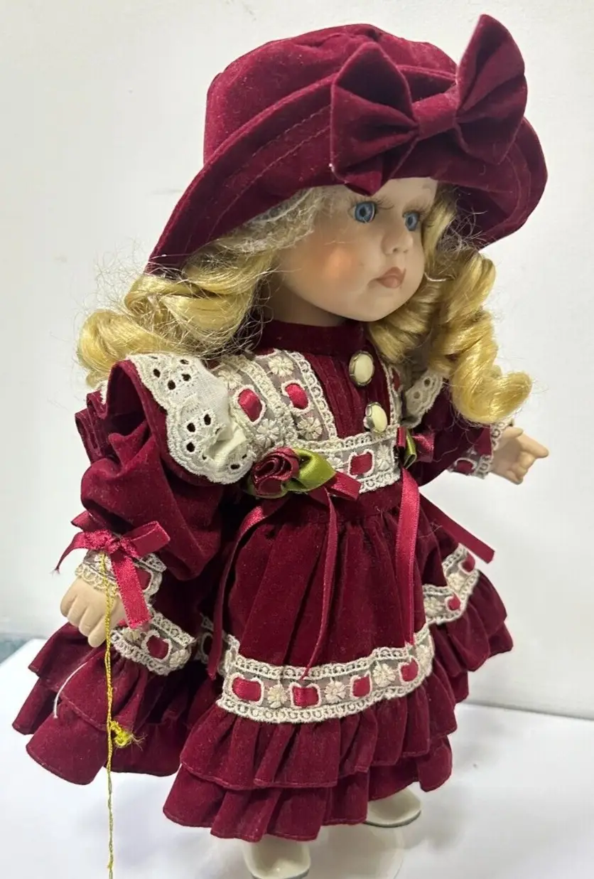 Vintage Leonardo Collectors Porcelain Doll Chloe with Stand 33cm (13") - image 4 | Free standard UK delivery included | Discount Quality Products