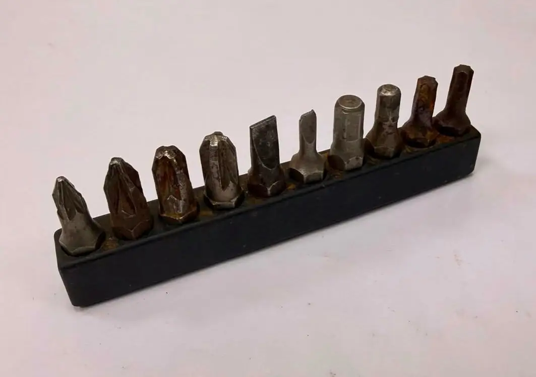 10 Pcs Drill Bit Set & Holder, Crosshead/Pozidrive, Flat Slotted, Hex Keys, Torx - image 2 | Free standard UK delivery included | Discount Quality Products
