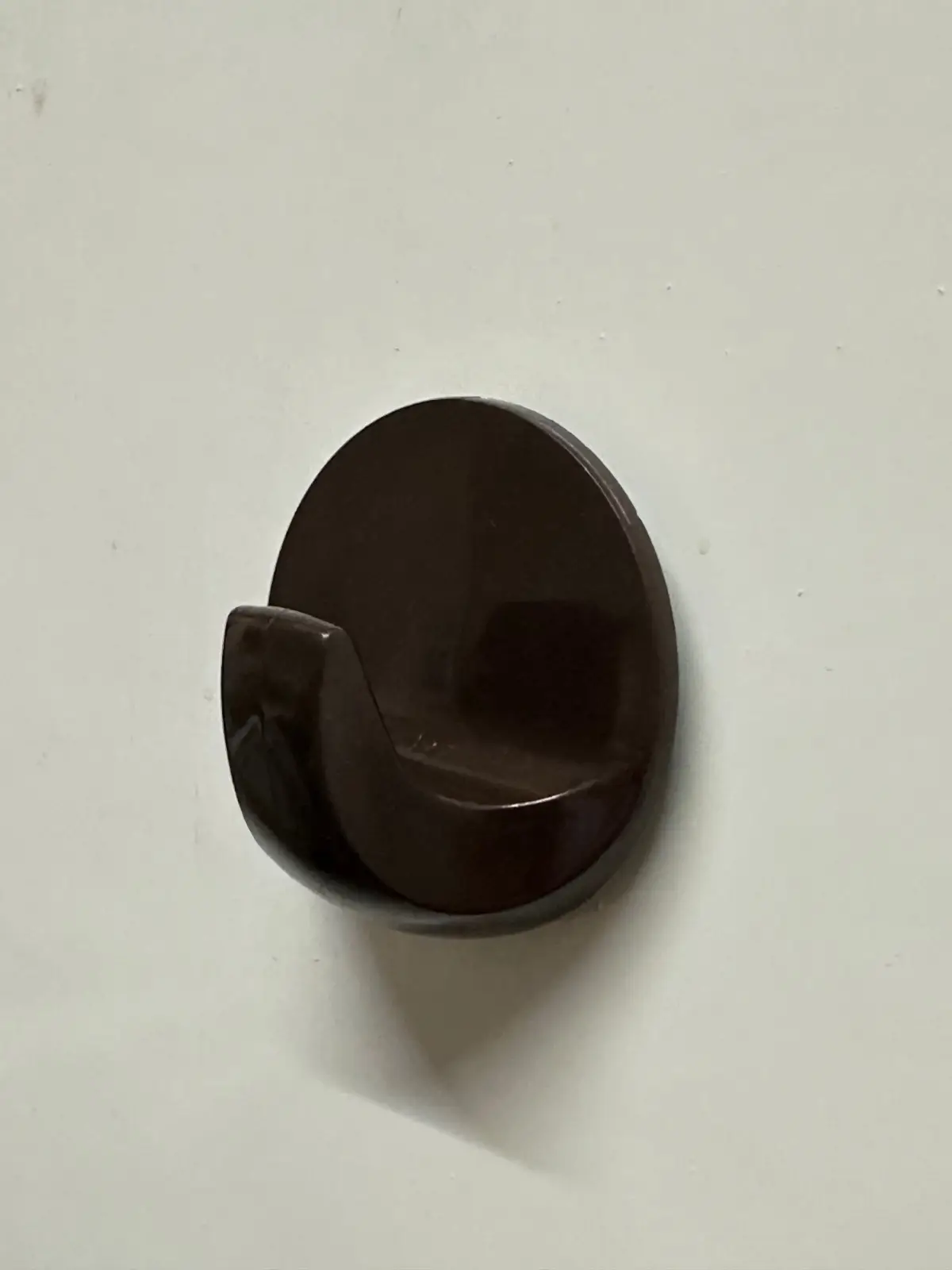 4x Brown Plastic Self Adhesive Stick On Hooks for Clothes Towel Robe Coat Hanger - image 6 | Free standard UK delivery included | Discount Quality Products