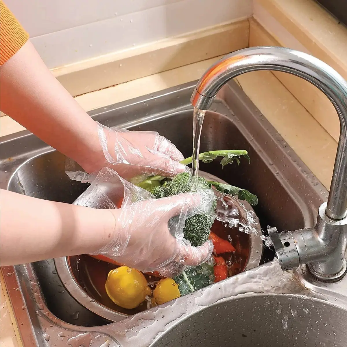 100 Disposable Plastic Polythene PE Gloves Clear One Size Kitchen Cleaning DIY - image 9 | Free standard UK delivery included | Discount Quality Products