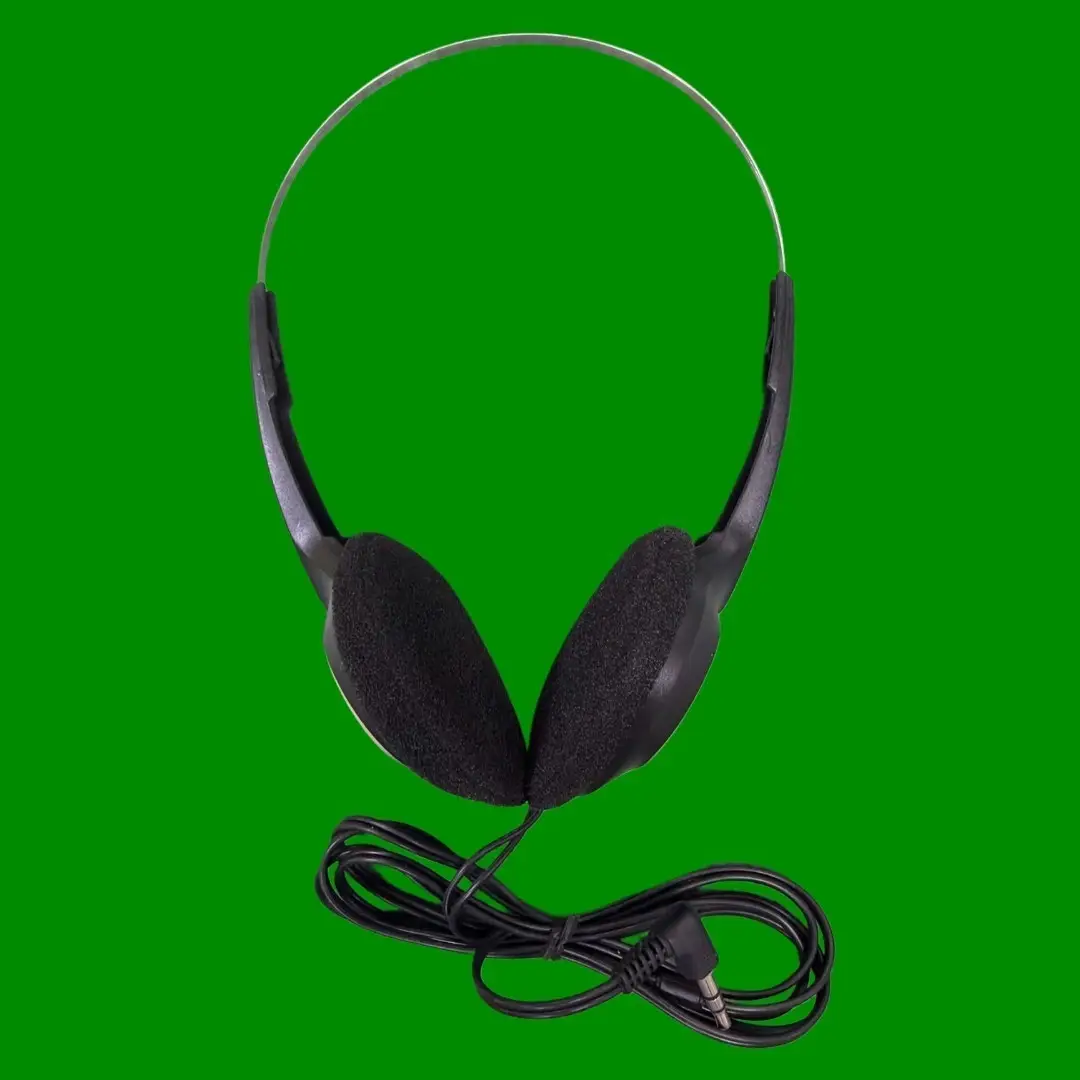 1x Skytronic Lightweight Wired Retro Style Digital Stereo Headphones 3.5mm Jack - image 2 | Free standard UK delivery included | Discount Quality Products