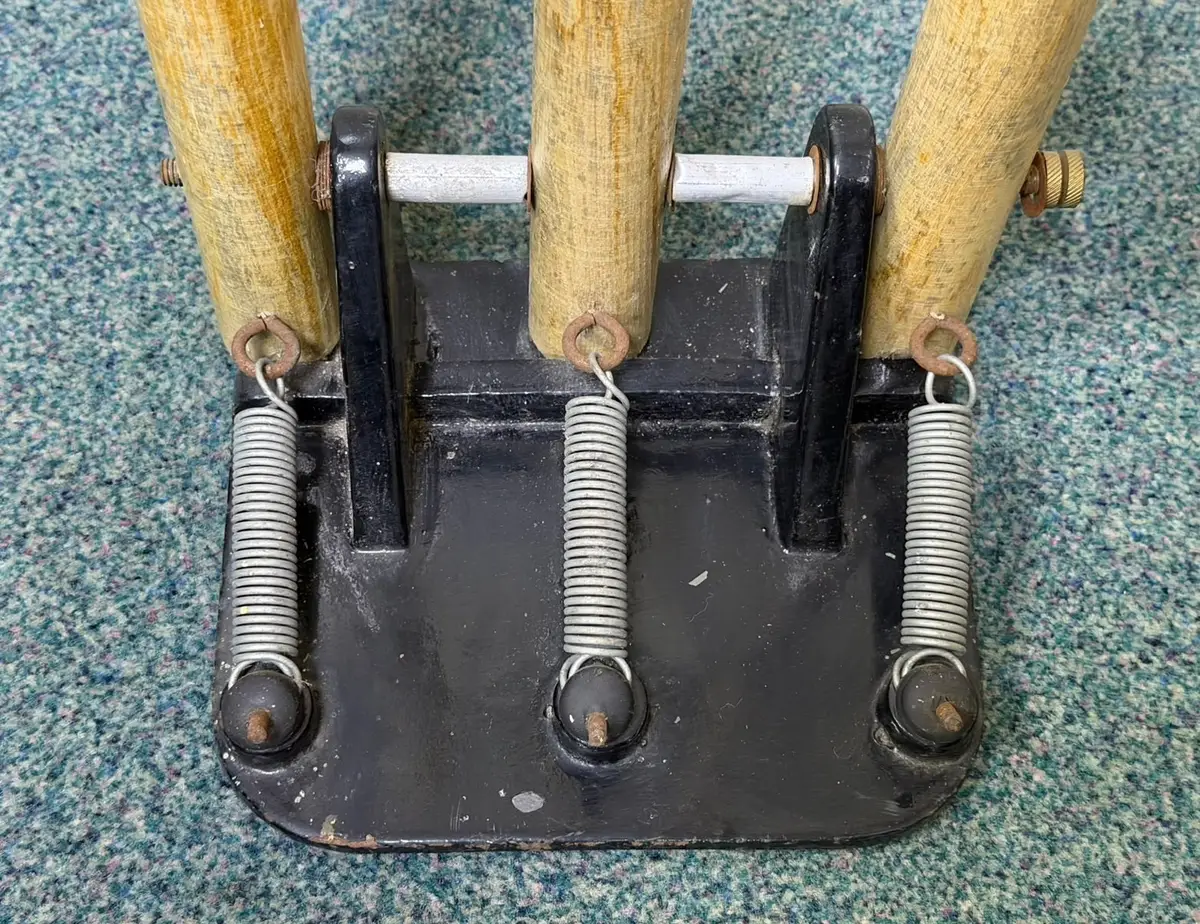 Slazenger Spring Return Cricket Stumps Wooden Wicket Heavy Metal Base Training - image 5 | Free standard UK delivery included | Discount Quality Products