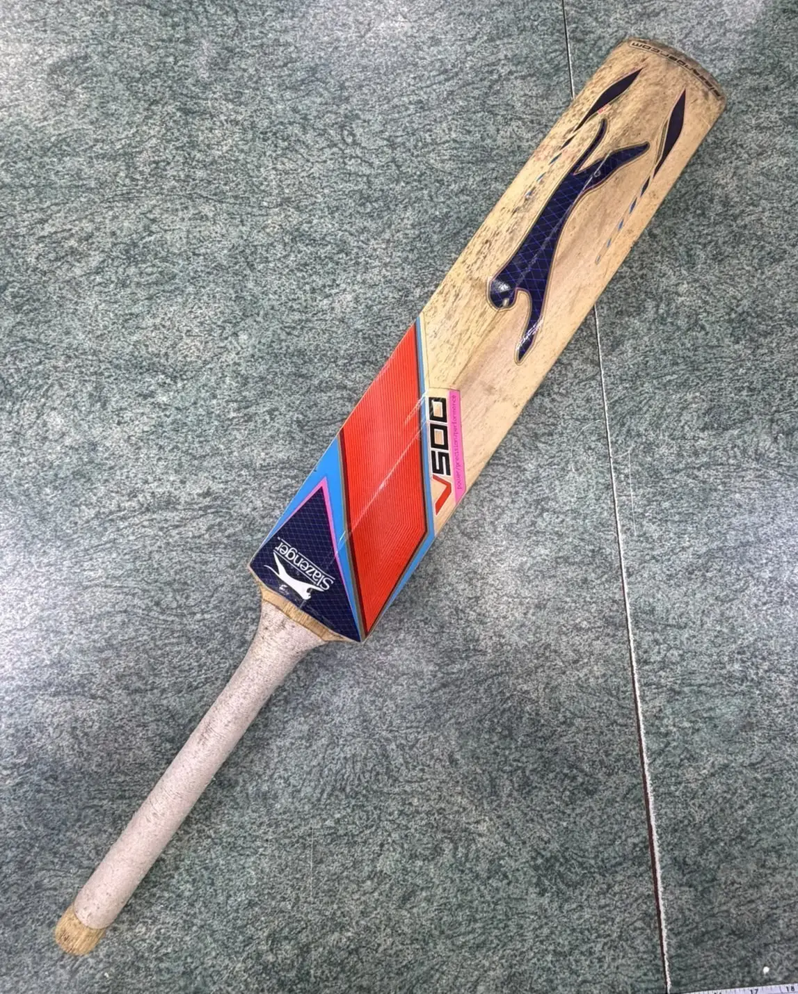 Slazenger V500 V Series Wooden Cricket Bat 79cm Practice Training Match Sports